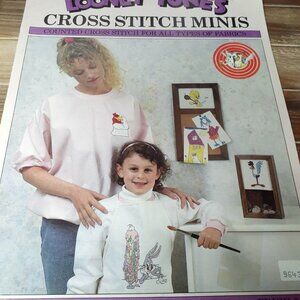 Looney Tunes Cross Stitch Booklet Tweety Roadrunner Bugs Bunny Daffy Duck Pepe